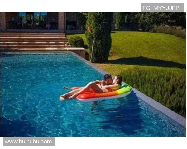 女明星分享与足球明星的亲密互动视频引发热议与关注